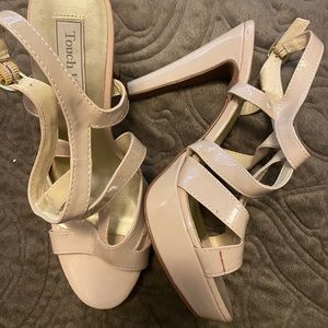 Size 10 nude Touch up chunky heels